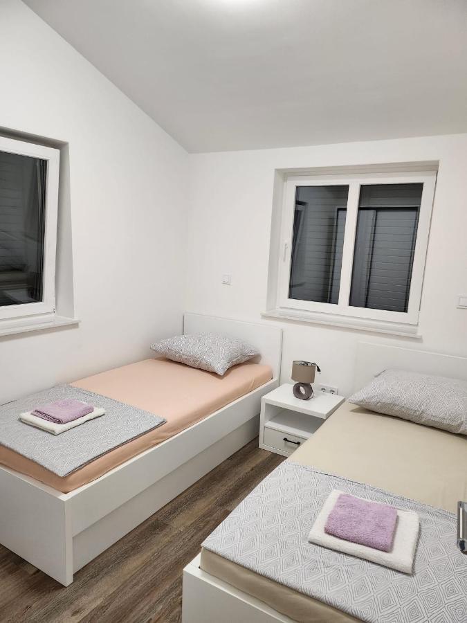 Apartmani M&L I M&J Malinska Εξωτερικό φωτογραφία