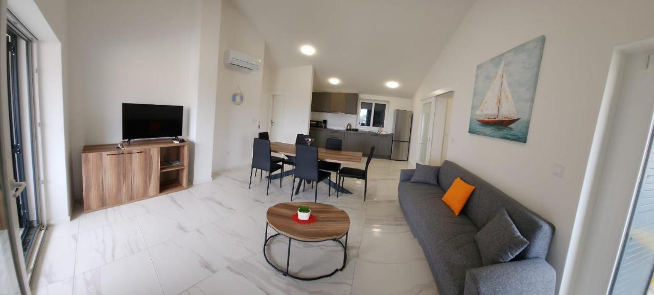 Apartmani M&L I M&J Malinska Εξωτερικό φωτογραφία
